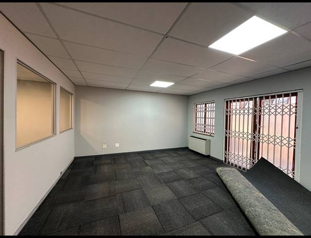99.90M² OFFICE TO LET IN HIGHVELD